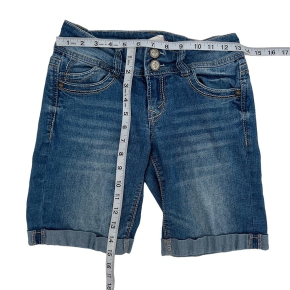 No Boundaries Cuffed Hem Denim Jean Shorts Size 5 Women’s - Picture 4 of 4